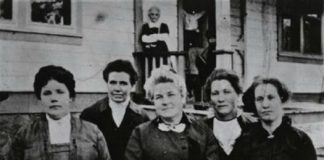 Old photo of mormon women
