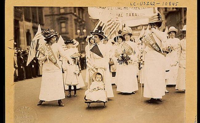 Suffrage parade in New York City