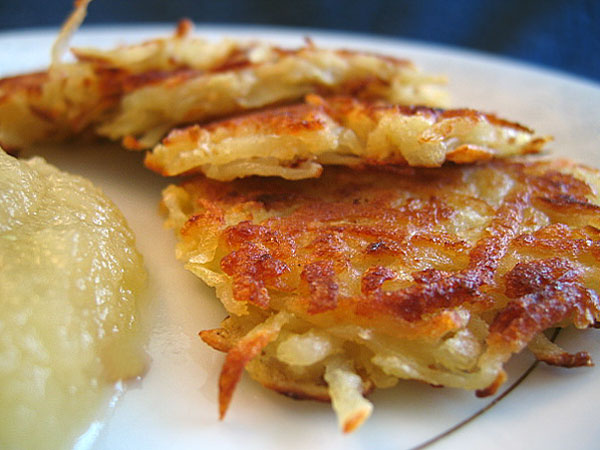 potato pancakes with applesauce
