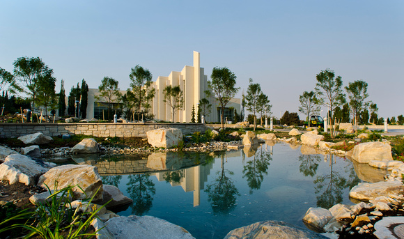 Image of Taylor building and Taylor quad on BYU-Idaho campus