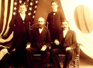 Desde la izquierda, Horace S. Ensign, Heber J. Grant, Alma O. Taylor y Louis A. Kelsch.  Imagen a través de BYU.