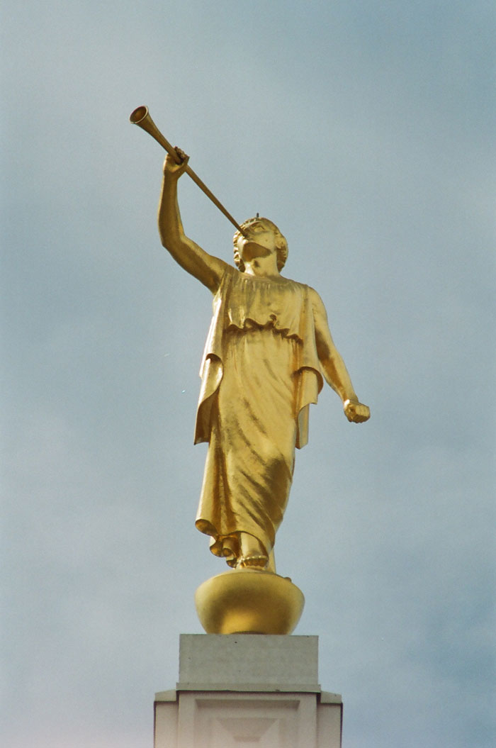 8 Fashions of the Angel Moroni Statue - LDS.net