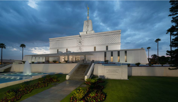 LDS Mexico City Temple _ Night