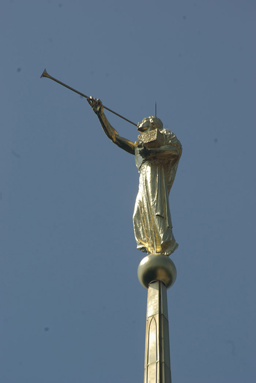 8 Fashions of the Angel Moroni Statue - LDS.net