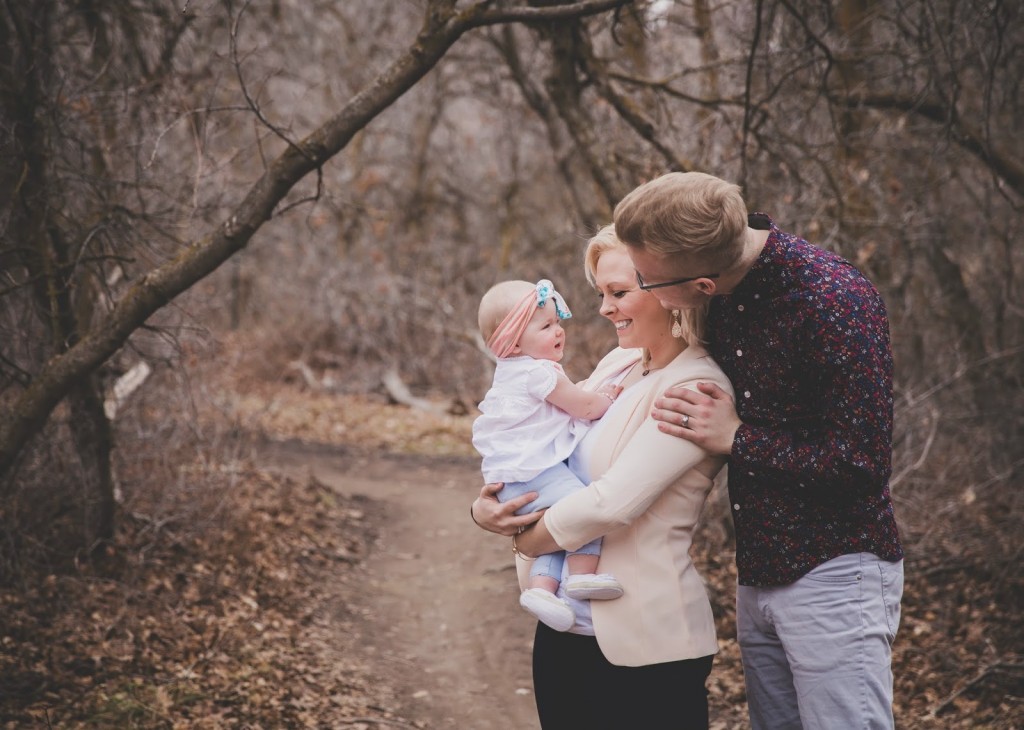 Mormon Celebrities Al Fox Carraway and her family. 