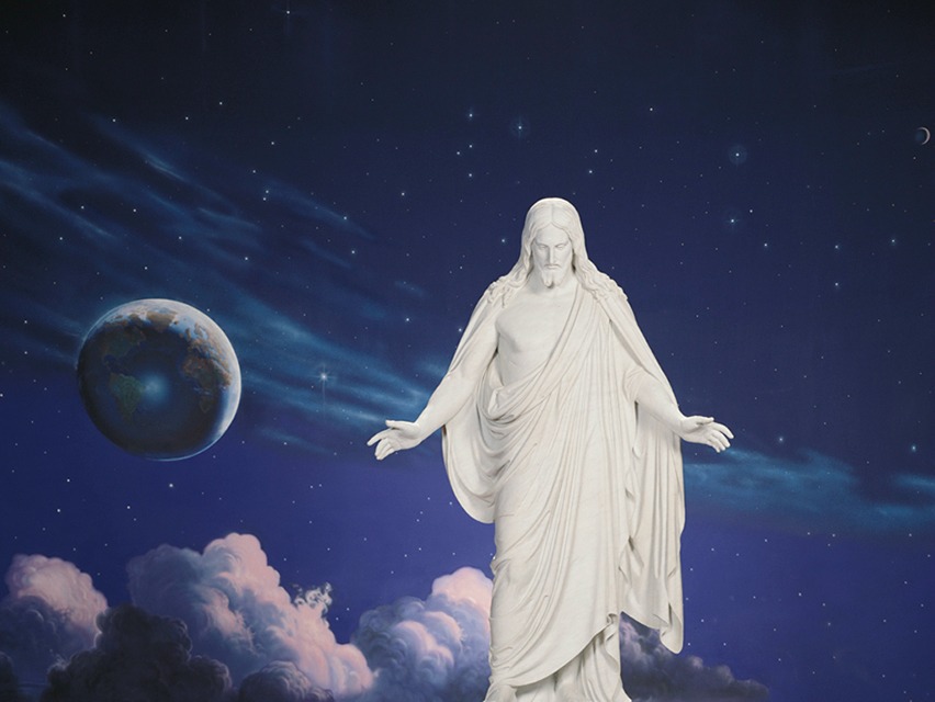 Statue of resurrected Christ