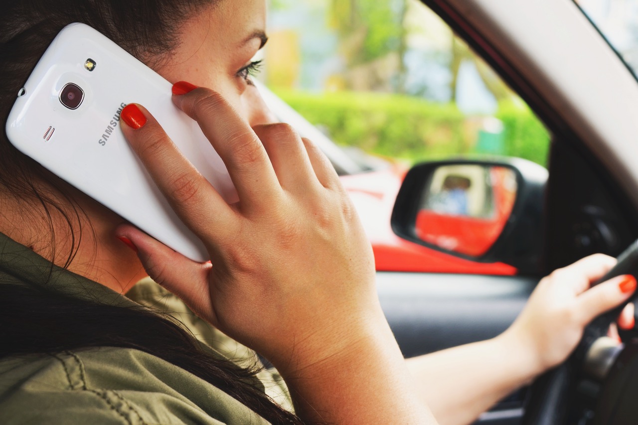 distracted driving talking on phone