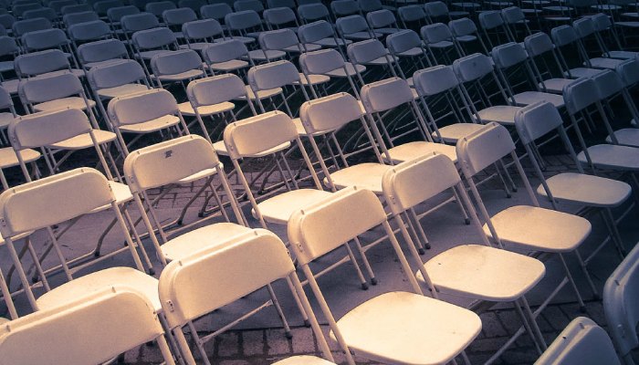 rows of folding chairs