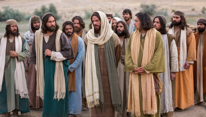 jesus walking with disciples