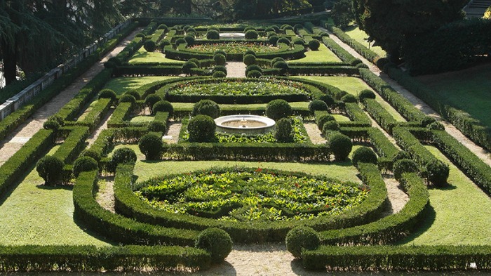 vatican garden