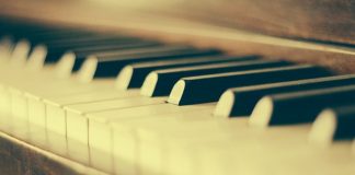 Piano artists who create songs about Christ