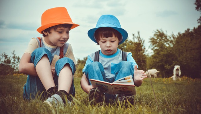 boys reading