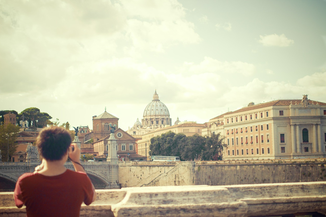 tourist traveler rome basilica vatican catholic