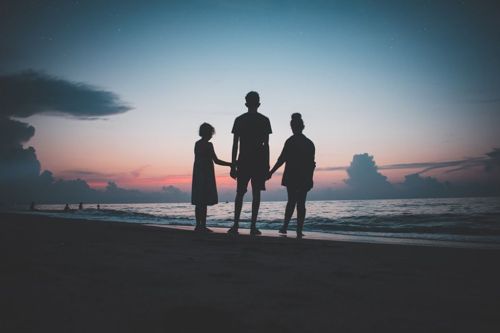 sibling relationships children holding hands