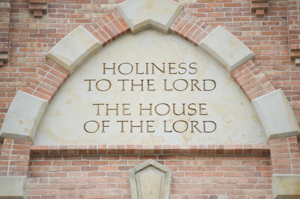 holiness to the lord the house of the lord outside latter-day saint temple