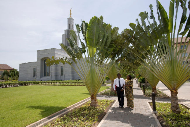 couple at ghana accra temple walking